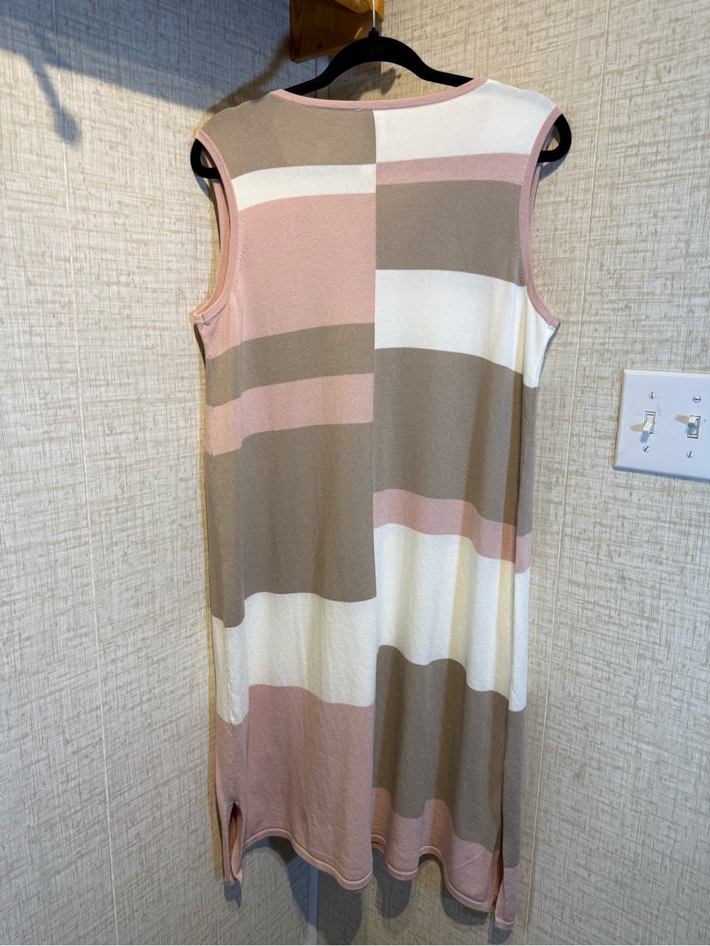 V-Neck Colorblock Knit Dress by Maxine Collection — Dusty Pink, Taupe, Cream - Picture 3 of 6